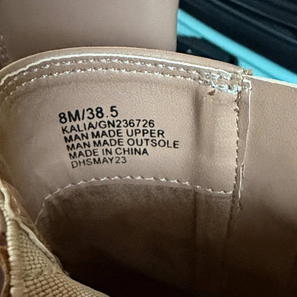 BCBGeneration Kalia Nude Ankle Booties Heels Size 8 - Picture 4 of 7